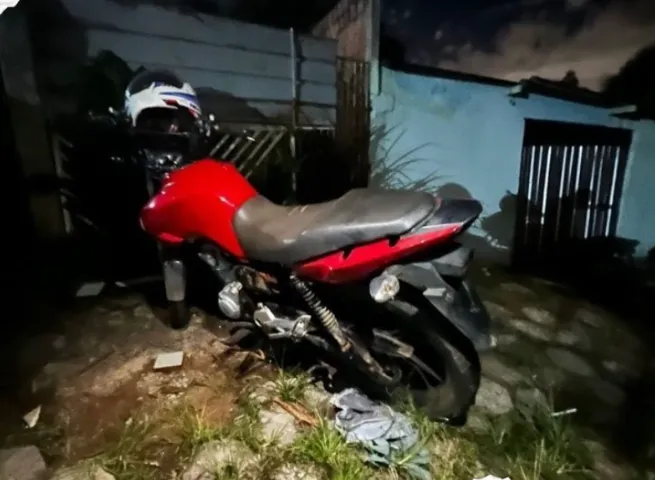 Motocicleta vermelha recuperada pela Raiotec